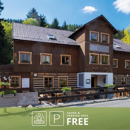 Hotel Hvezda Pec pod Snezkou Luaran gambar
