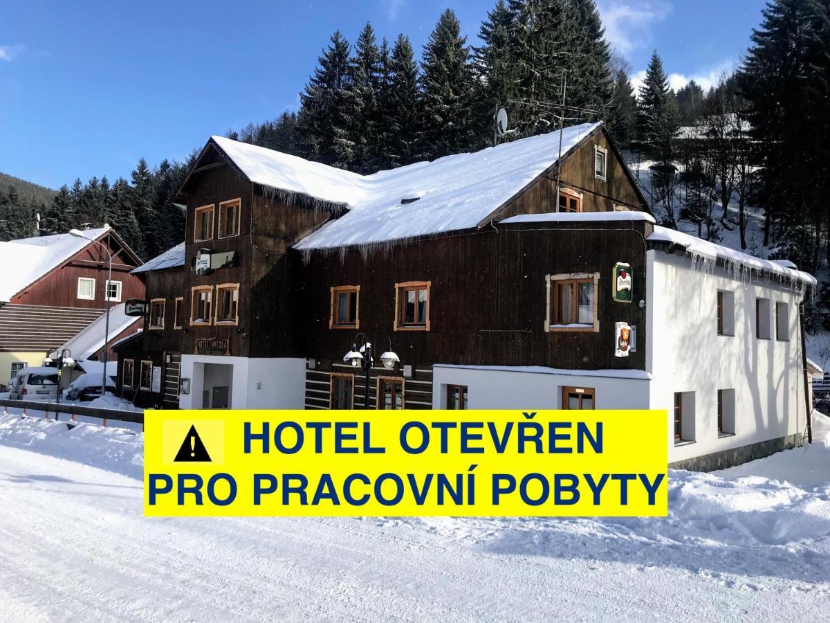 Hotel Hvezda Pec pod Snezkou Luaran gambar