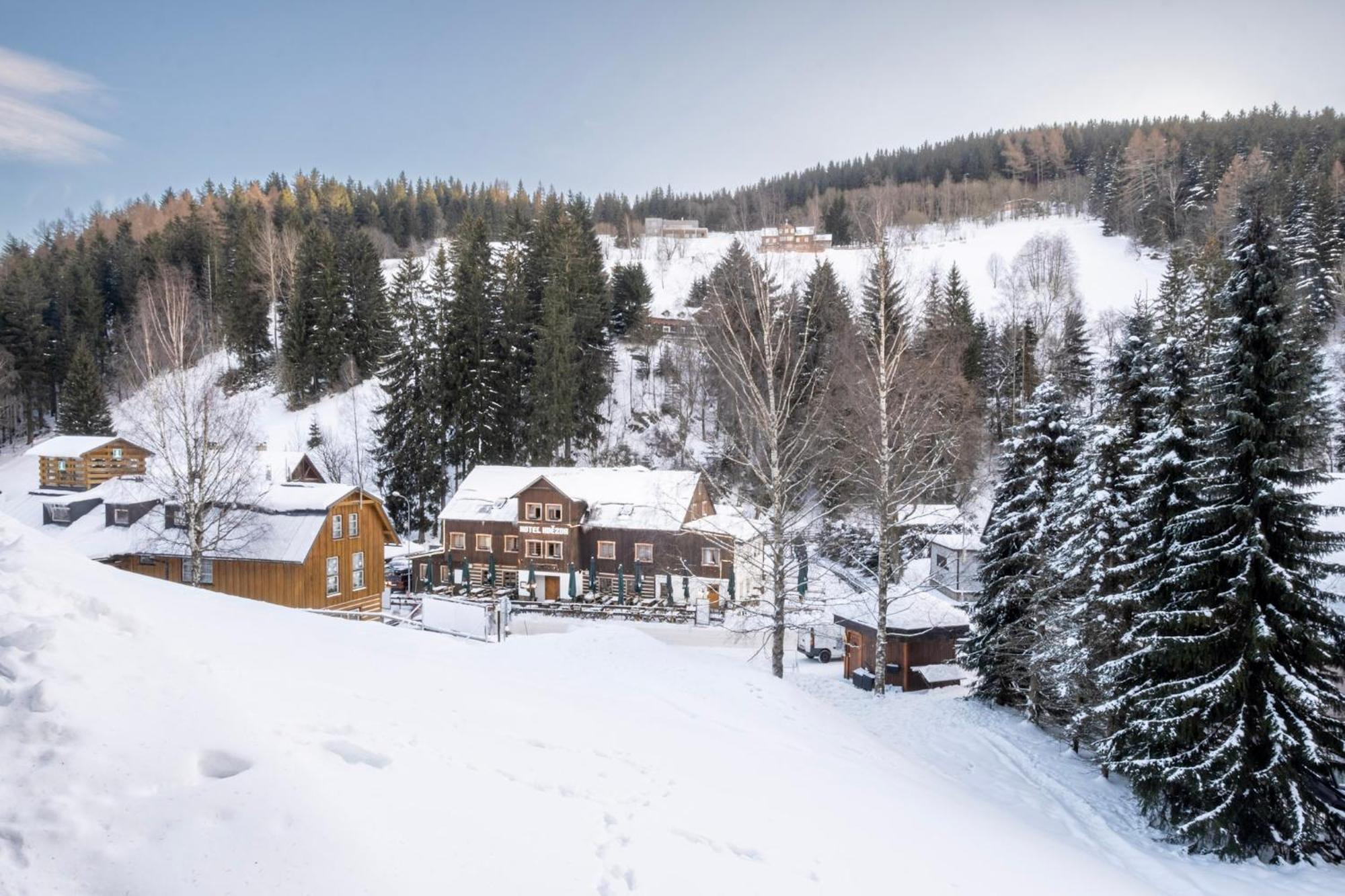 Hotel Hvezda Pec pod Snezkou Luaran gambar