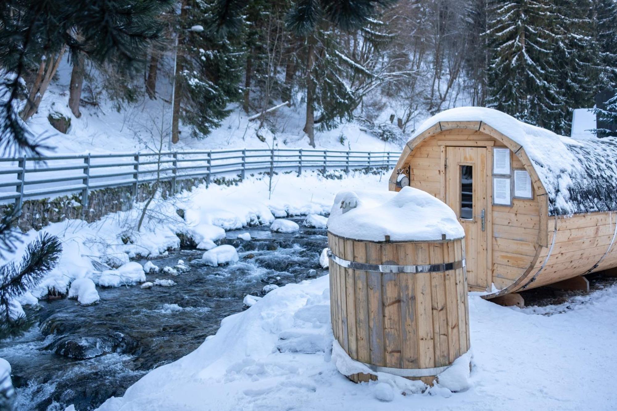 Hotel Hvezda Pec pod Snezkou Luaran gambar