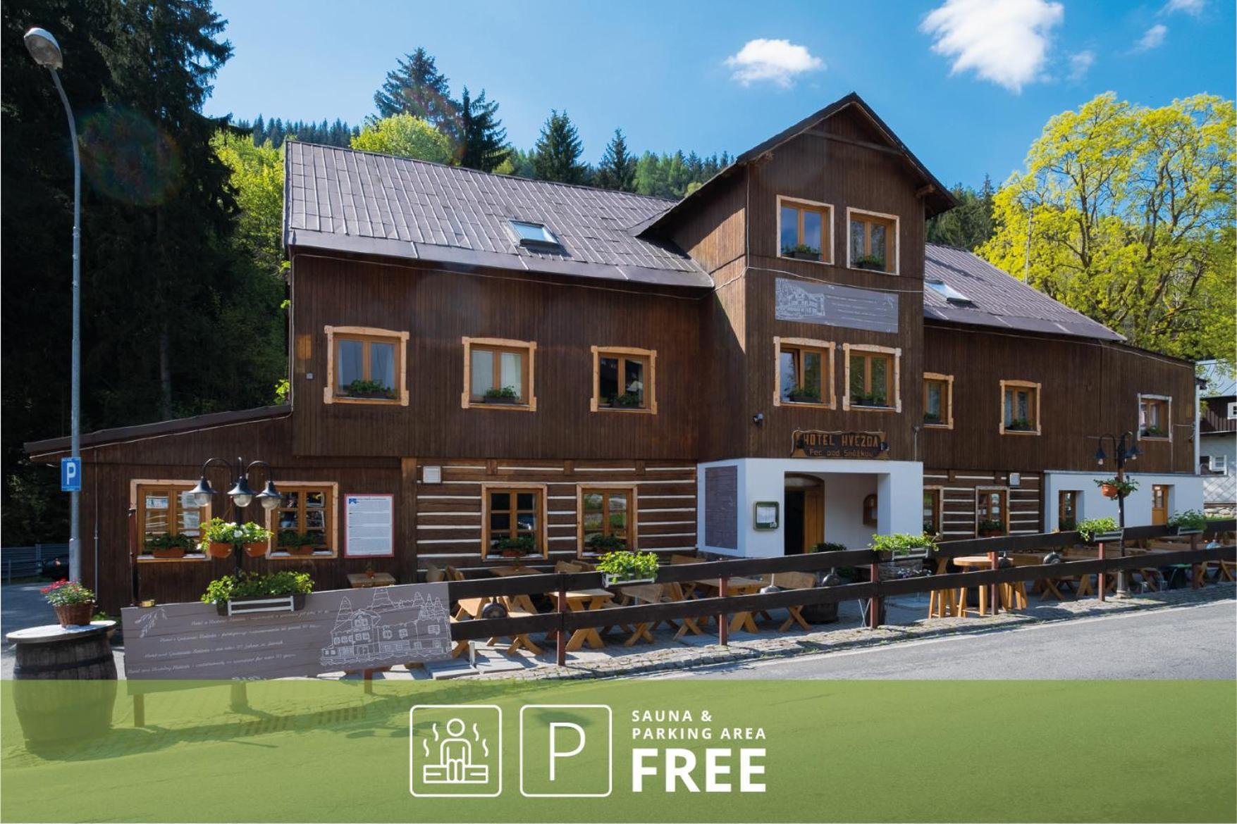 Hotel Hvezda Pec pod Snezkou Luaran gambar
