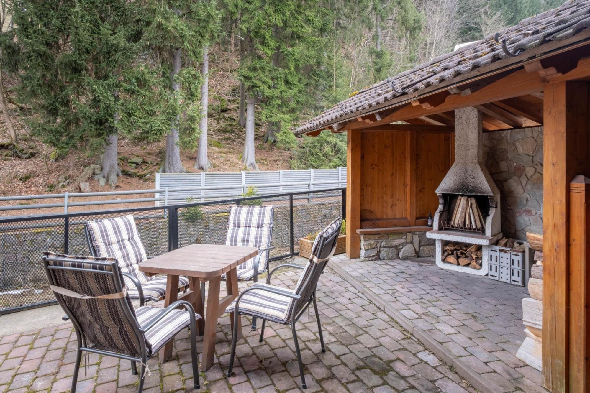 Hotel Hvezda Pec pod Snezkou Luaran gambar